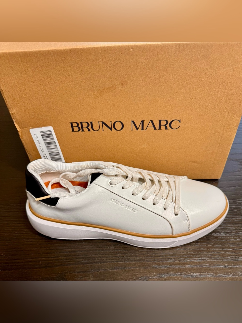 Bruno Marc Men’s 10.5 White Low Top Sneakers Black Heel Casual Lace Up
